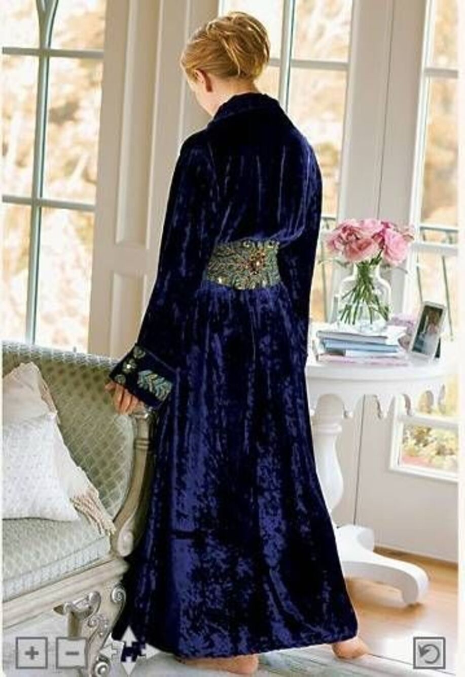Soft Surroundings Vintage Blue Peacock Embroidered Beaded Crushed Velvet Robe L